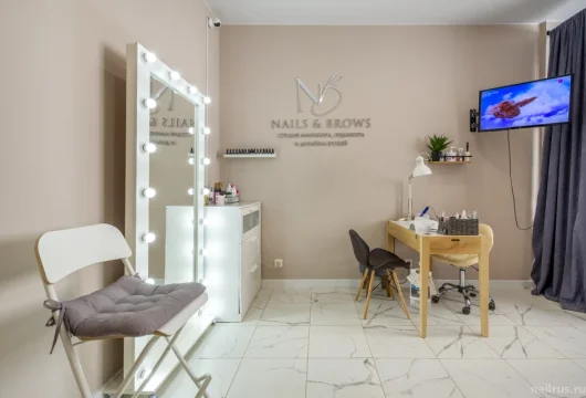 салон красоты nails&brows фото 5 - nailrus.ru