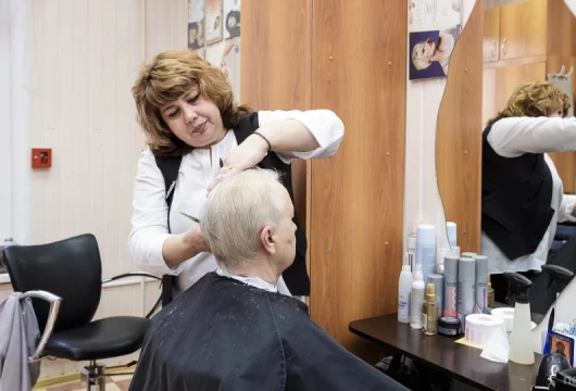 салон-парикмахерская самая самая на улице грина фото 5 - nailrus.ru