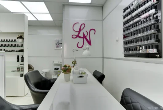 студия красоты luxe nails&beauty на улице шолохова фото 12 - nailrus.ru